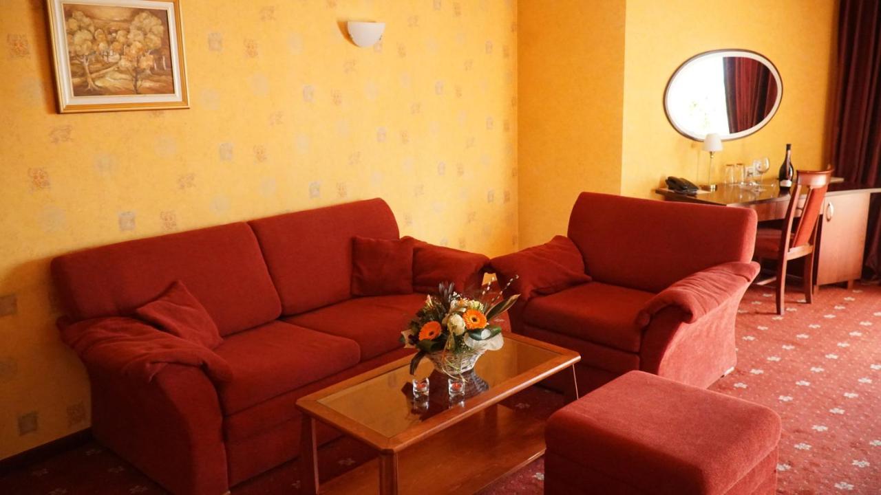 Troyan Plaza Hotel Extérieur photo