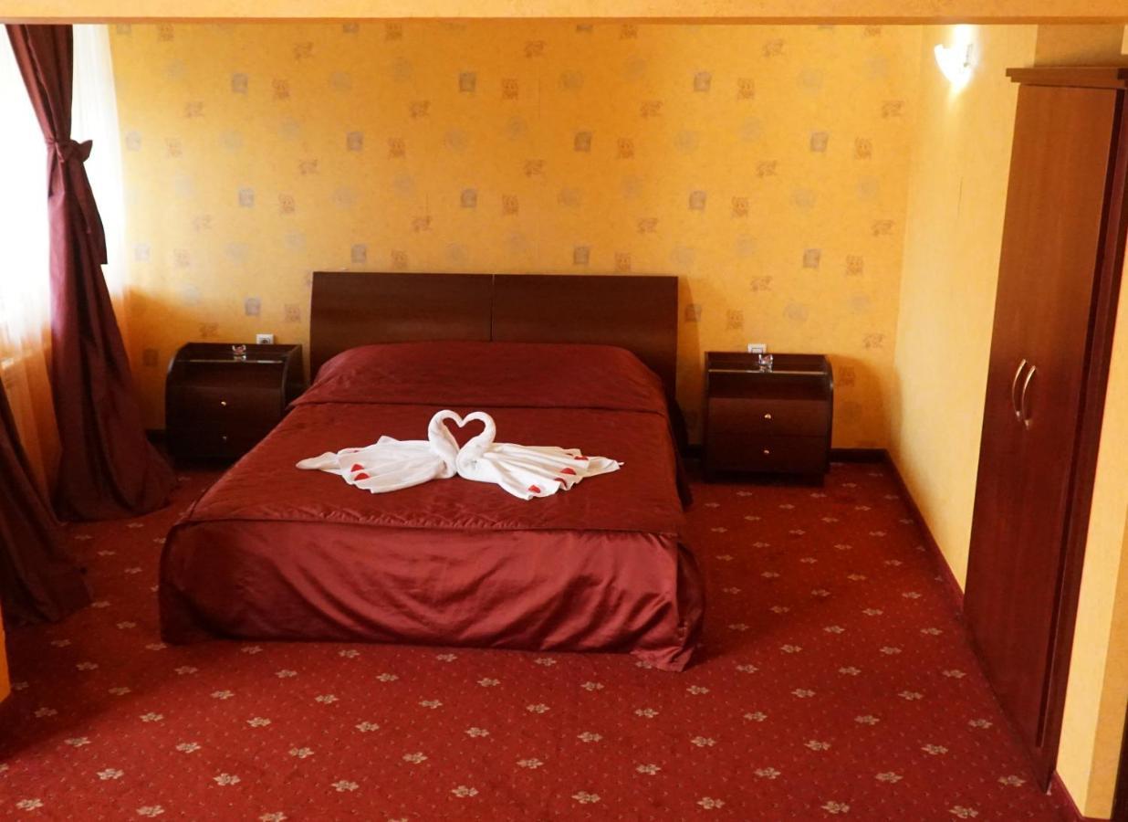 Troyan Plaza Hotel Extérieur photo