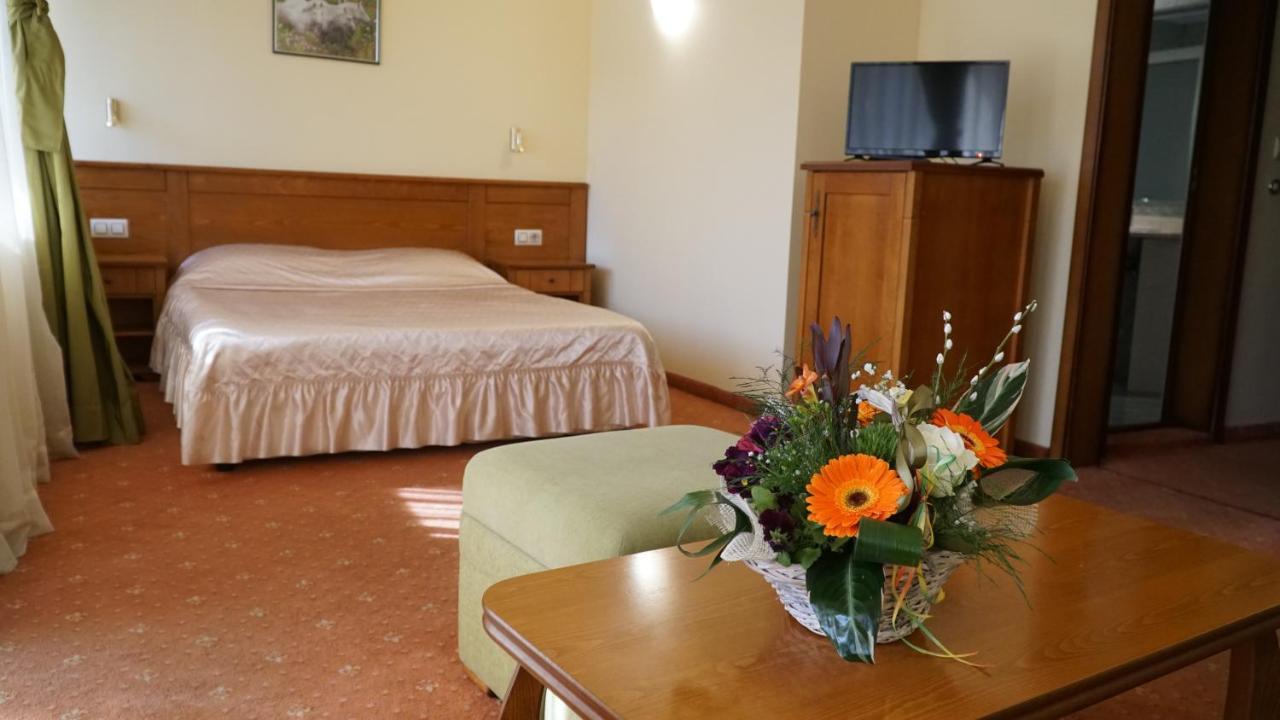 Troyan Plaza Hotel Extérieur photo