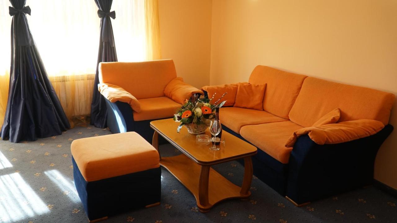 Troyan Plaza Hotel Extérieur photo