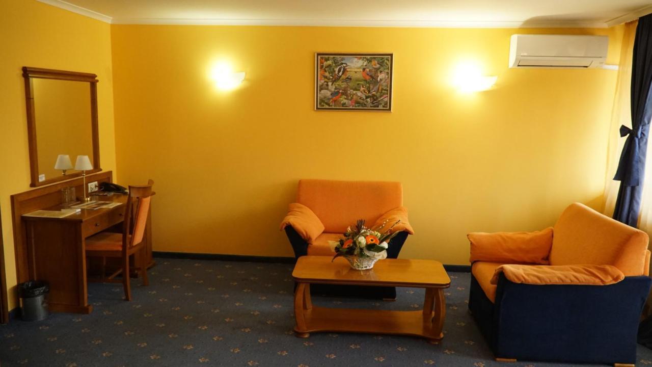 Troyan Plaza Hotel Extérieur photo