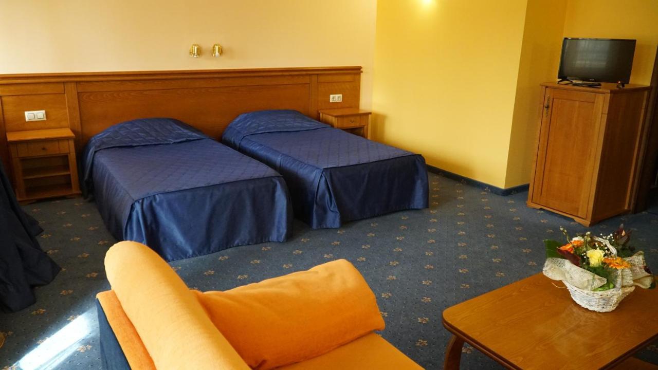 Troyan Plaza Hotel Extérieur photo