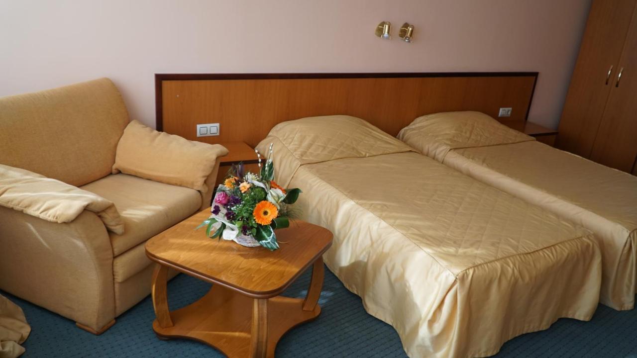Troyan Plaza Hotel Extérieur photo