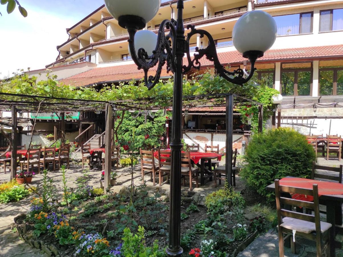 Troyan Plaza Hotel Extérieur photo