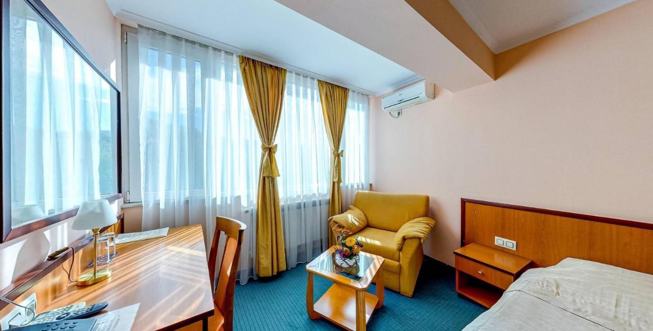 Troyan Plaza Hotel Extérieur photo