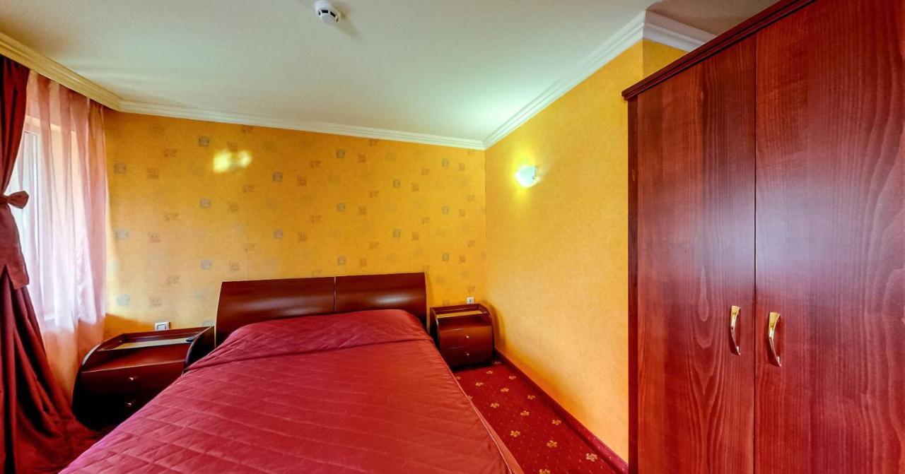 Troyan Plaza Hotel Extérieur photo