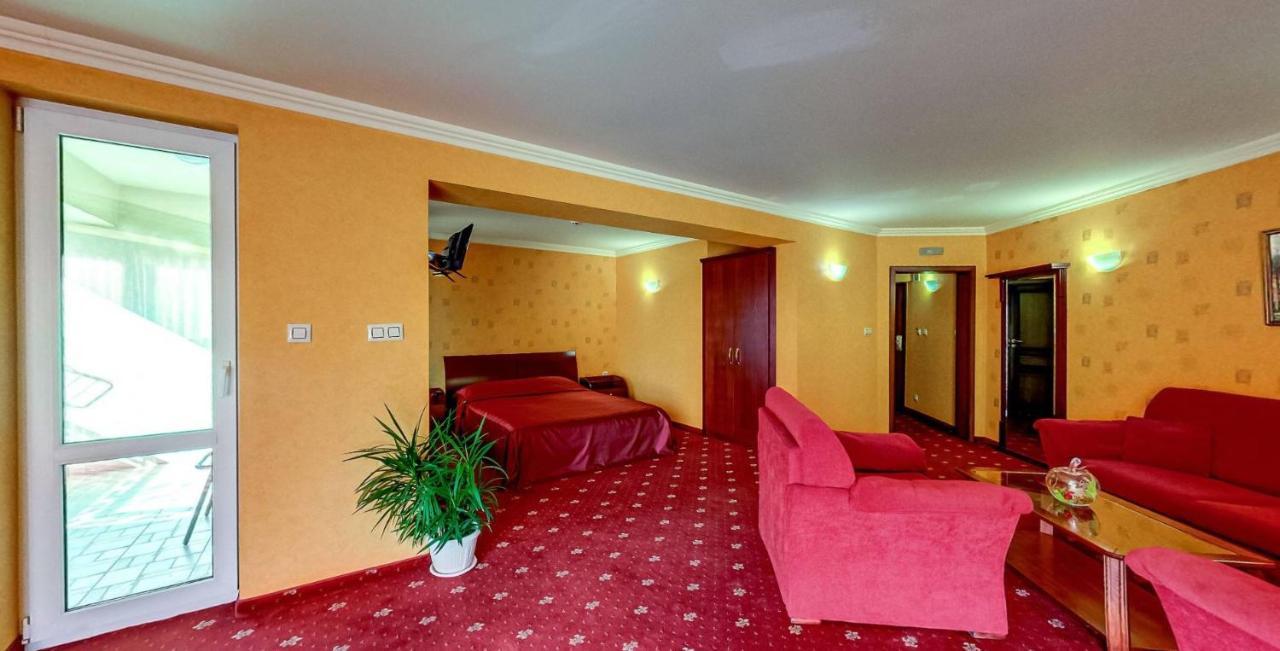 Troyan Plaza Hotel Extérieur photo
