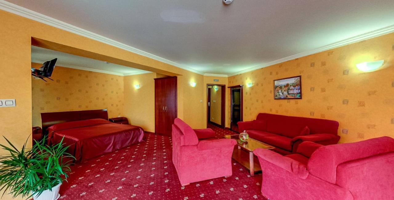 Troyan Plaza Hotel Extérieur photo