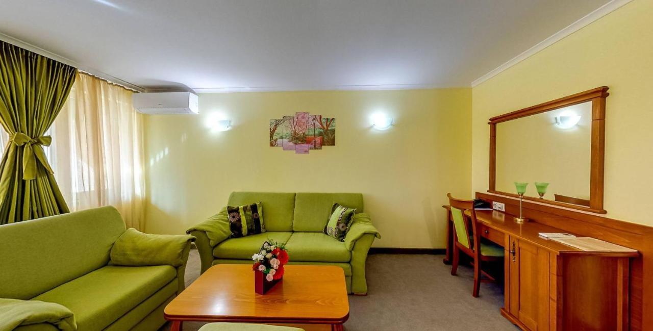 Troyan Plaza Hotel Extérieur photo