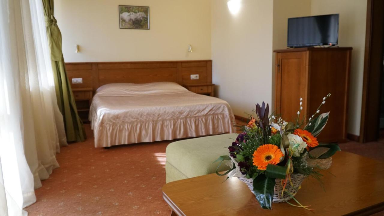 Troyan Plaza Hotel Extérieur photo